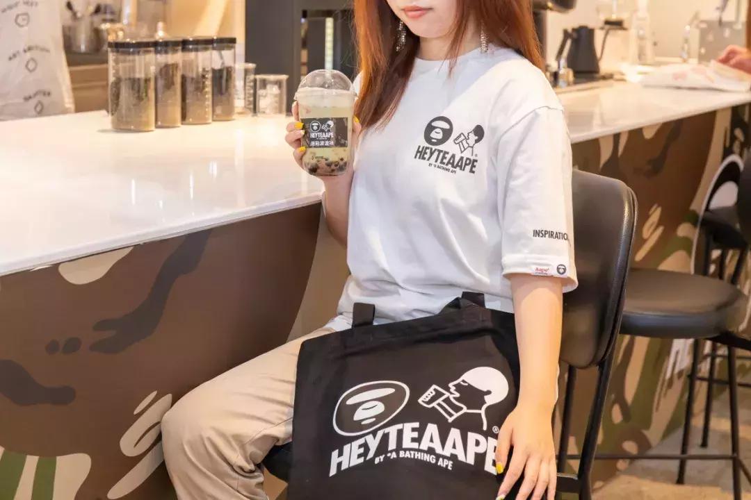 喜茶黑色系列 (喜茶限定蓝紫星空)