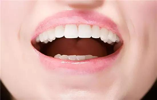 怎样淡化唇纹最有效,唇纹深怎么淡化最有效的方法