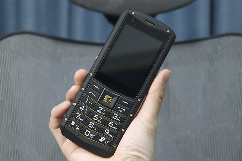 砸碎老诺记的碑，我辈岂是蓬蒿人！AGMM5攀登版三防老人机体验