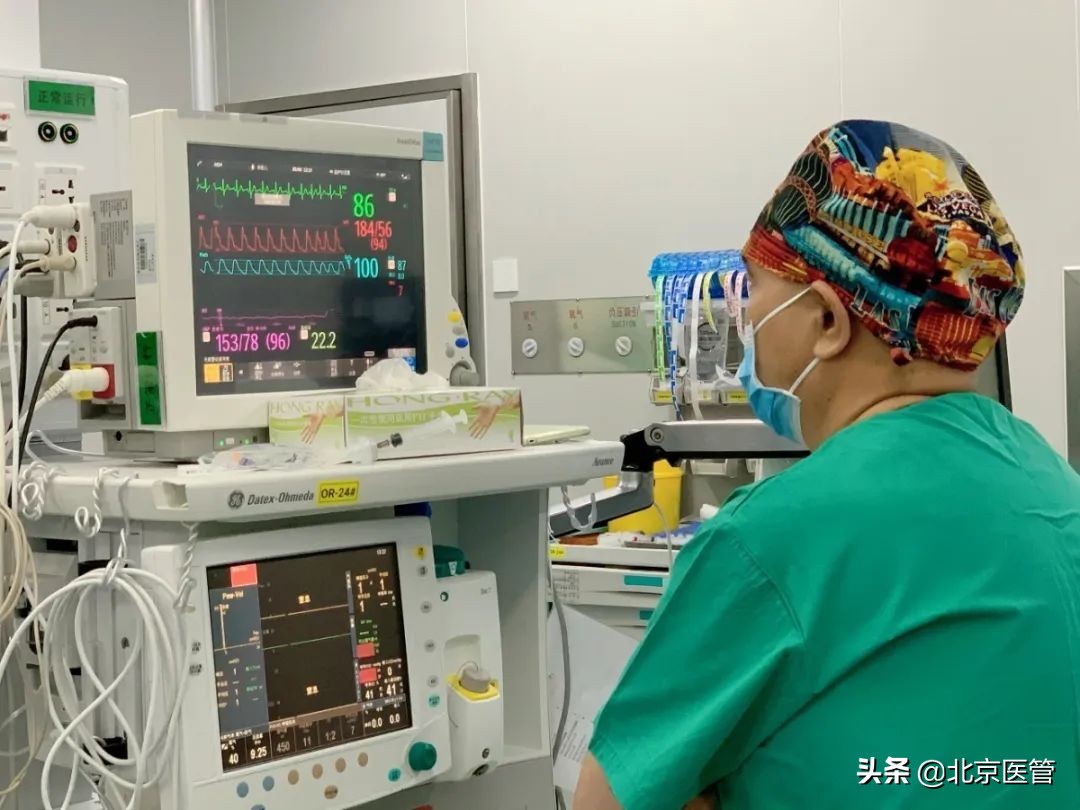 八旬老人卧床,老人卧床三月怎么恢复行走