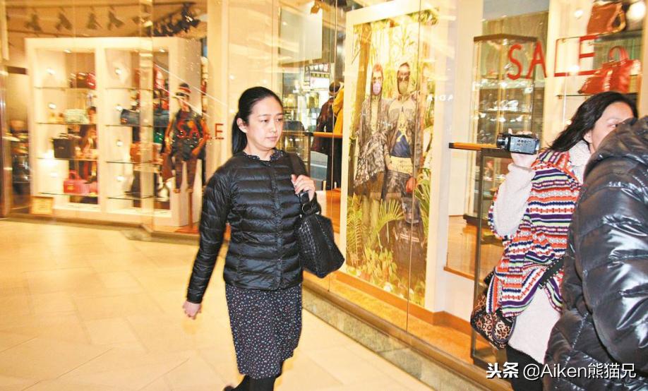 刘德华能红几十年他是怎么做到的,为啥刘德华这么受欢迎