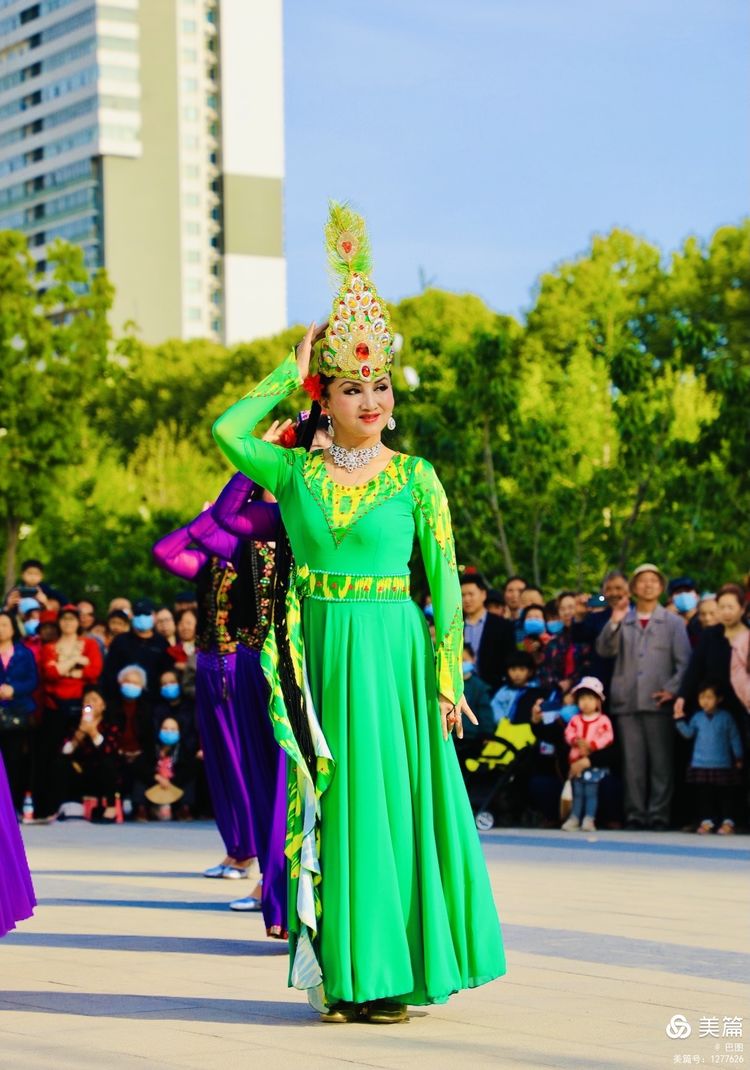 洛阳牡丹广场新疆舞视频,洛阳牡丹广场爵士舞