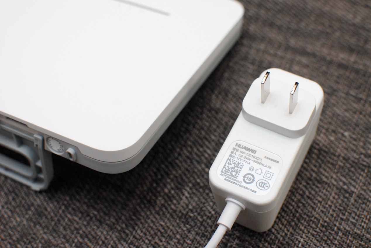 移动路由器能无线上网,随身WiFi移动路由器极速上网