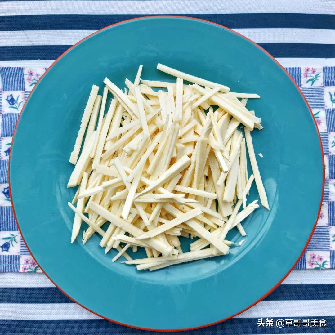 下饭菜香脆笋咸菜做法,家常爽口笋丝