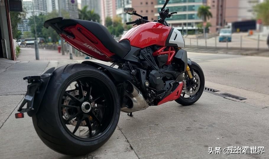 杜卡迪diavel1260和1260s的区别,杜卡迪1260s大魔鬼暗黑