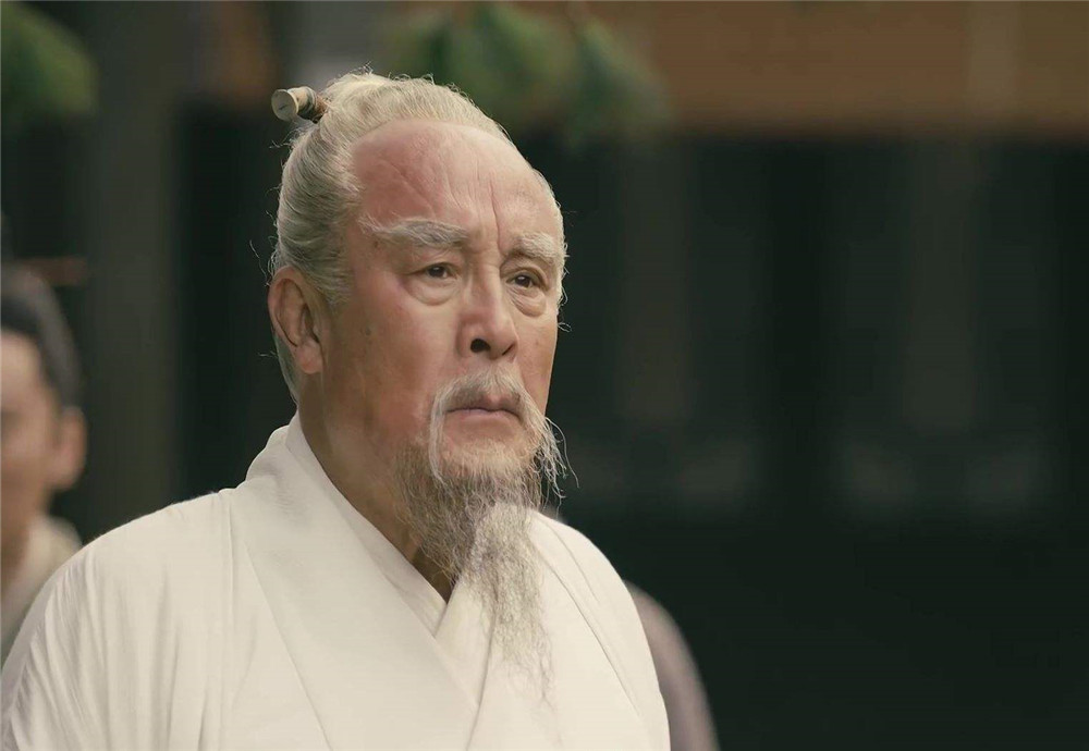 曹操的头痛怎么治,曹操的头疼病华佗能治好吧