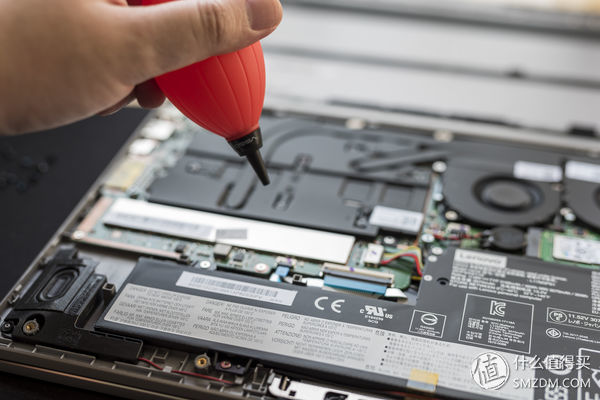 怎么清理笔记本电脑的灰尘,笔记本电脑太慢了怎么清理