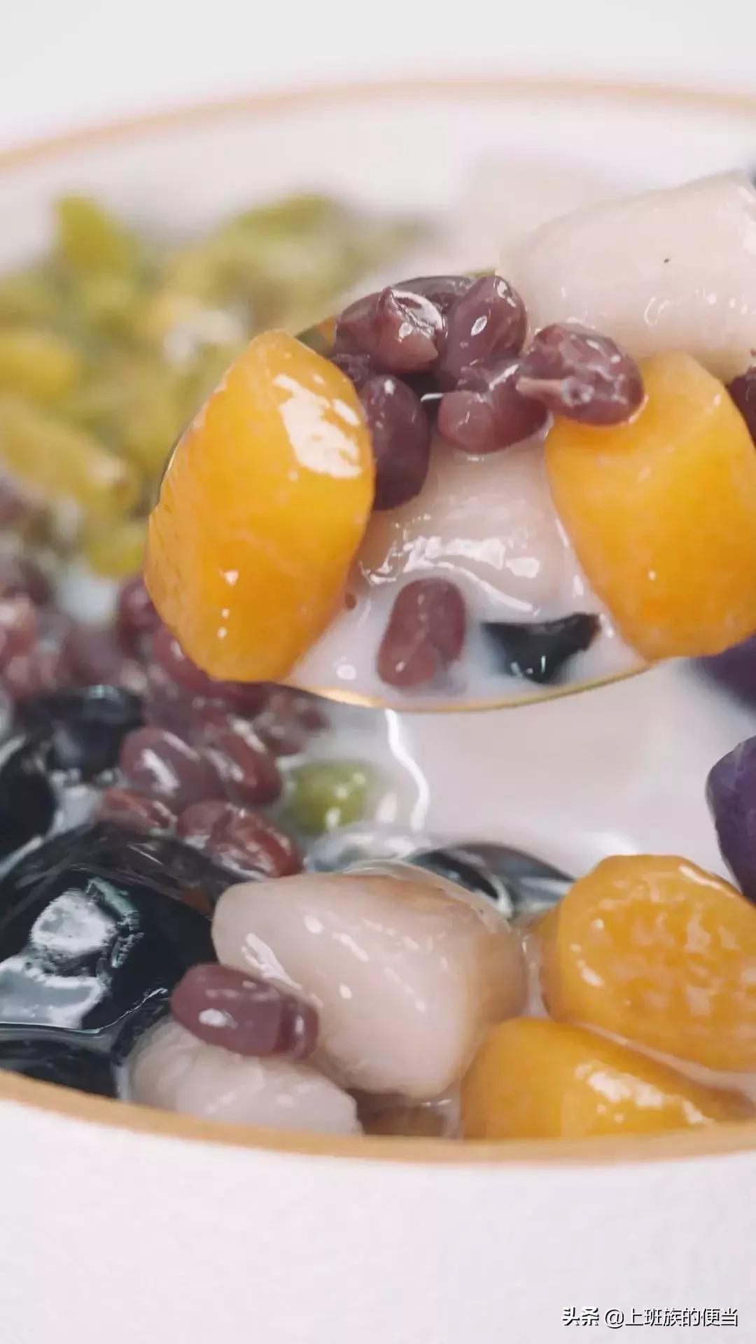 在家两元一碗的小吃,这小吃4元2分钟就能吃上很解馋