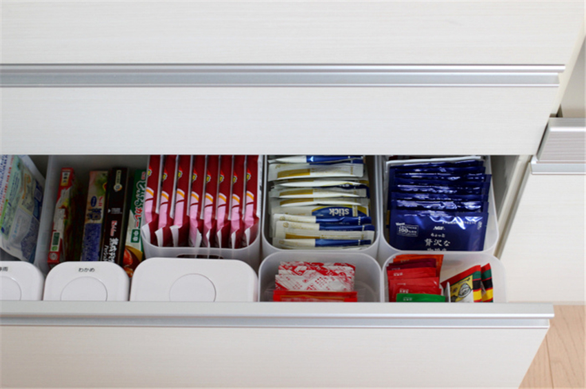 抽屉总是乱七八糟怎么收拾,抽屉下杂乱的东西怎么收纳