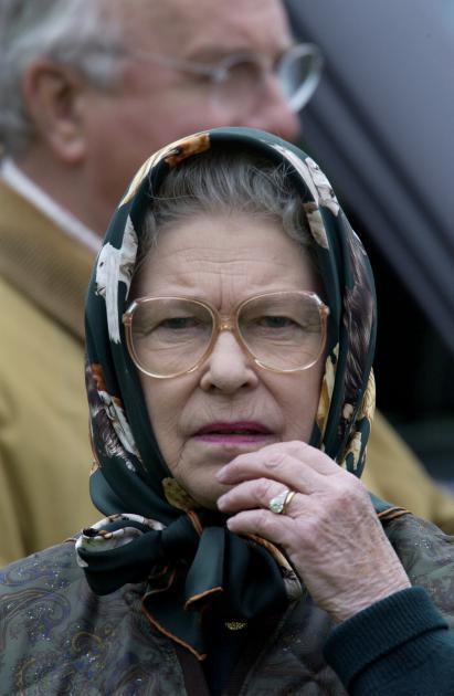 英国皇室黄金戒指,英国皇室珠宝戒指