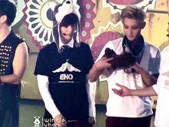 黄子韬是个搞笑的人吗,黄子韬是时代少年团的队员吗