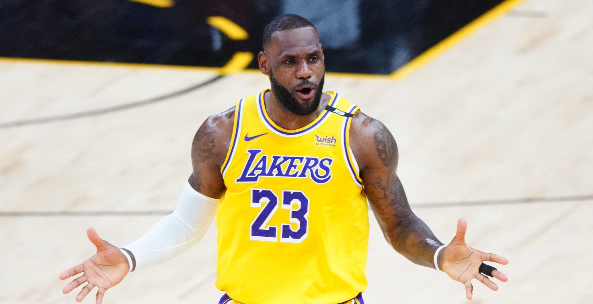 nba打篮球谁是一号球衣,打篮球nba球星詹姆斯