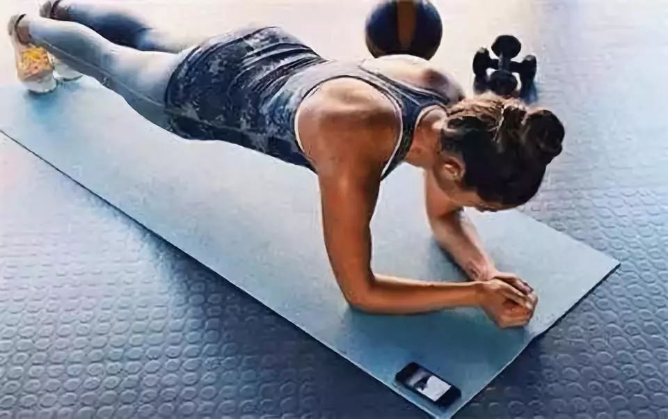 全民与明星PK动态平板撑，平板撑做多久才算合格？