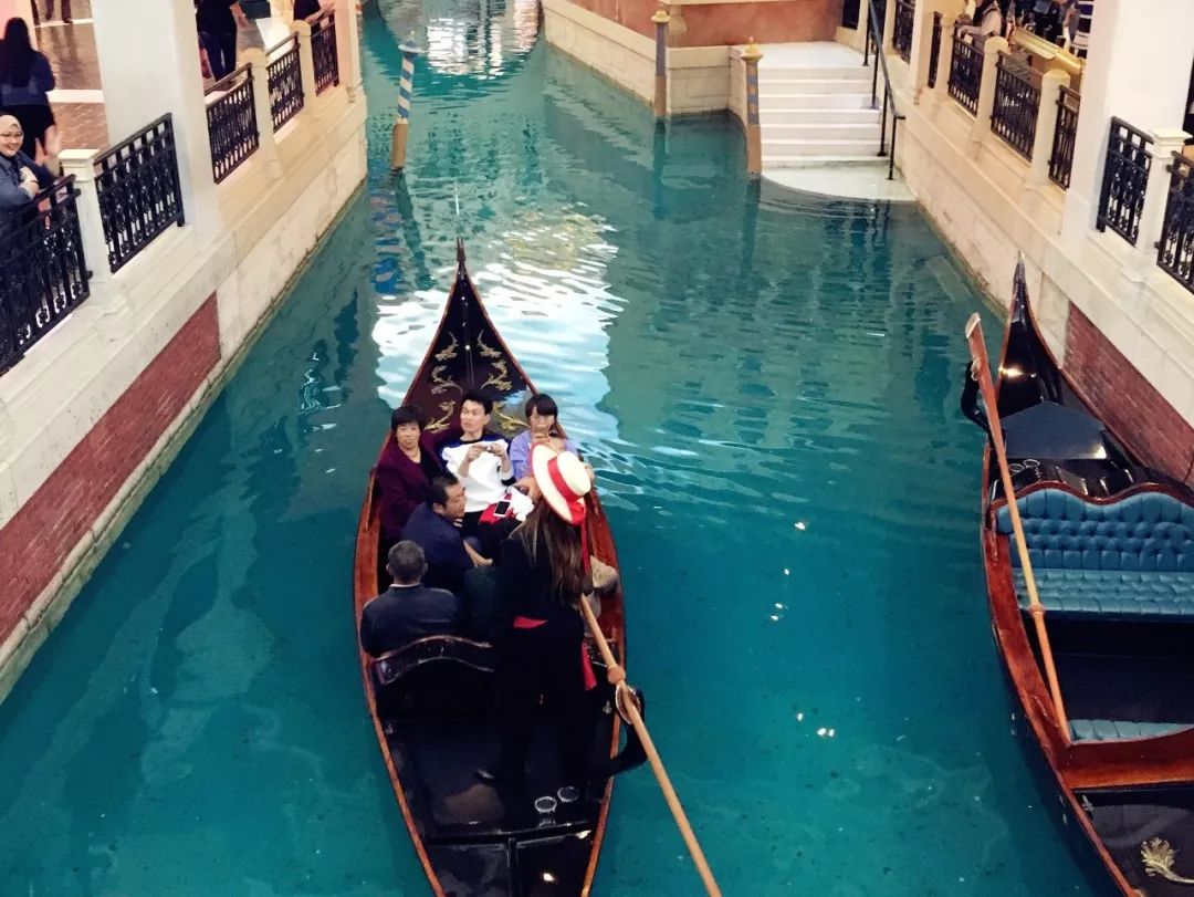 香港澳门哪个更好,香港澳门好申请吗