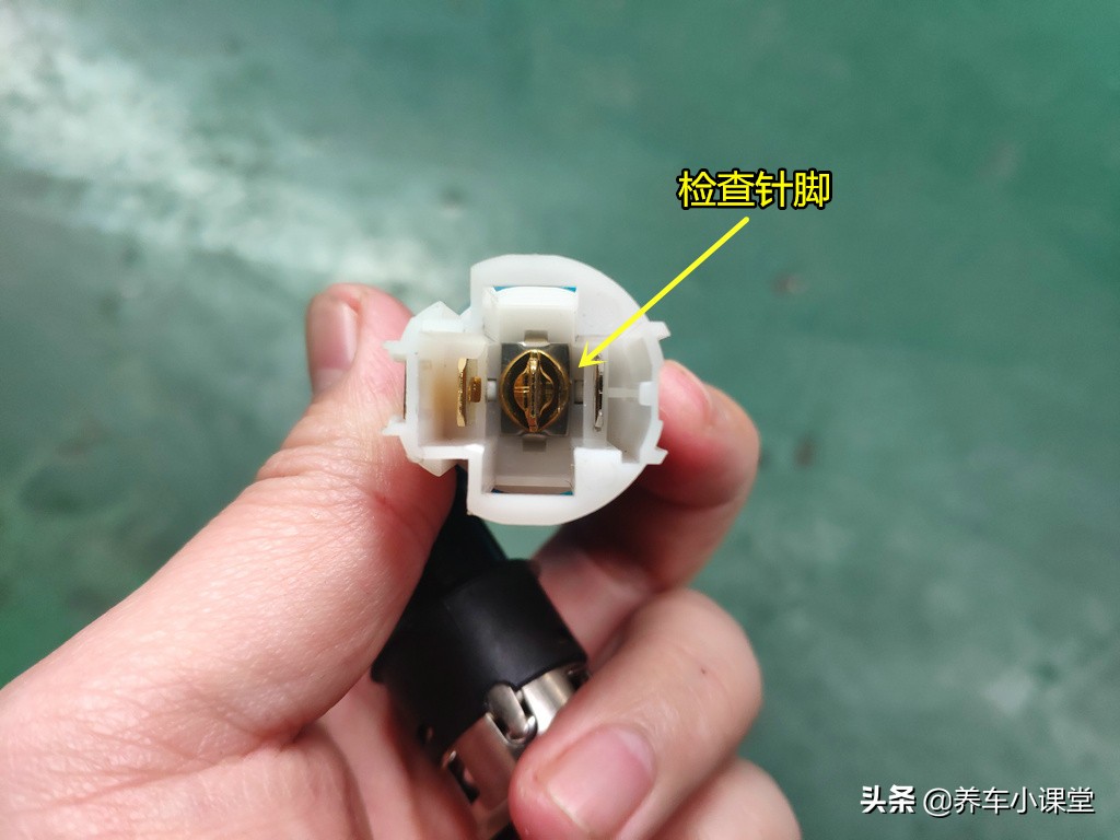 告别修车行业视频,自己更换点烟器电源