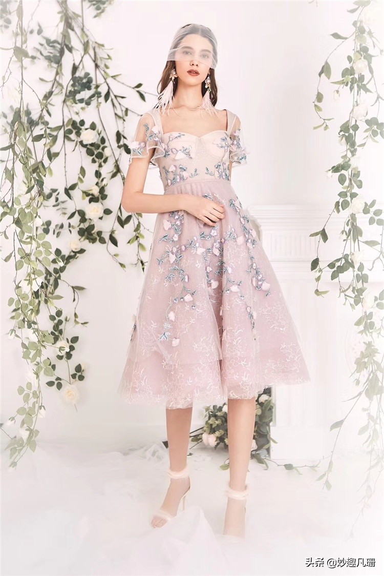 高端年会气质礼服推荐高级感,华丽设计感年会时尚轻奢高级礼服