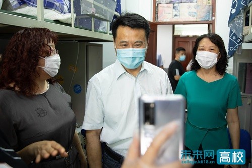 沈阳化工大学：温情满校园暖心“毕业寄”