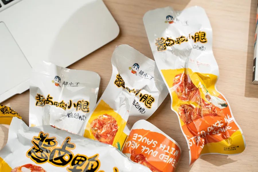 被薇娅直播间榨干零食预算后，写出了这篇测评报告（上）