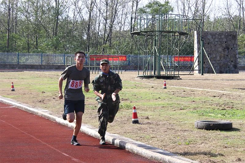 燃爆全场这场军体运动会血性十足,满屏热血军体运动会燃爆金秋