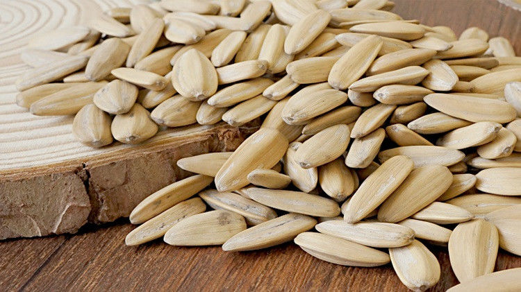 爱嗑瓜子的朋友有口福了，六款炒瓜子做法，口味各不相同