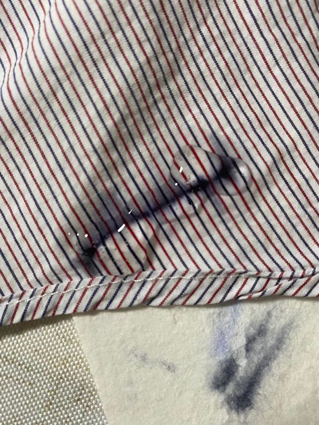 衣服上碳素笔渍印怎么去除,怎么去除衣服上的画笔印