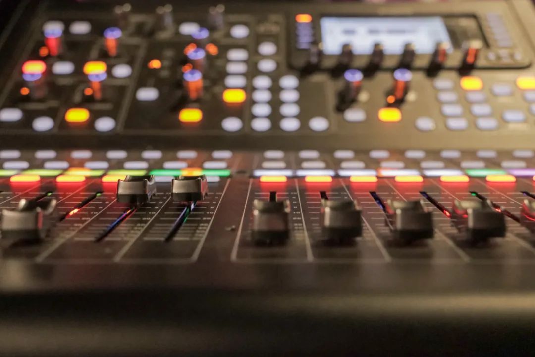 夜色下的乌鲁木齐，有你不知道的浪漫爵士演绎bar