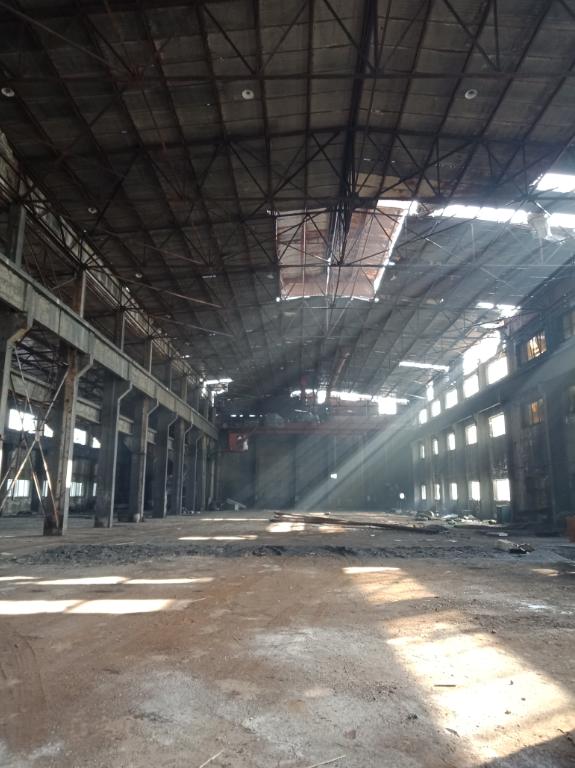 沈阳工人被“活埋”续：老板开铲车倒入砂石铁块被判15年，至少3人包庇被抓，赔偿数十万，一念之错毁全家