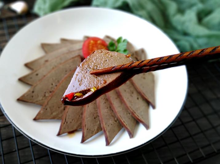 小孩吃什么食物可以明目保护眼睛,吃猪肝对保护视力有好处吗