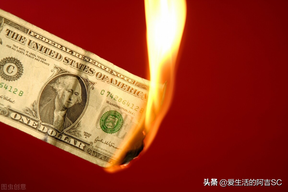 十七岁男孩暑假挥霍30万,男子暑假挥霍了30万