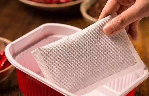 宝宝误食生石灰呕吐,孩子误食了奶奶一瓶药