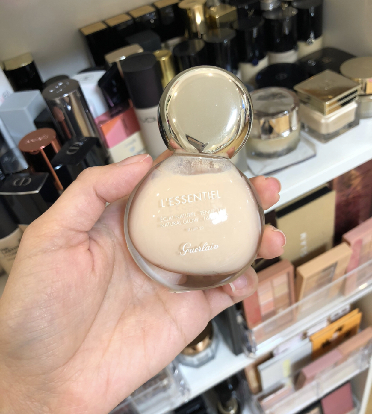 沙漠干皮适合什么粉底液或气垫,隐藏毛孔遮瑕好的粉底液