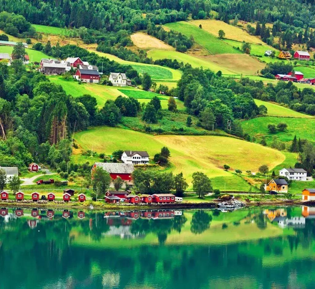 它连续N年被评为全球最宜居国度No.1，此生攒钱也要去！