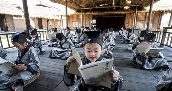 寓教于乐学英语,什么是寓教于乐的教育