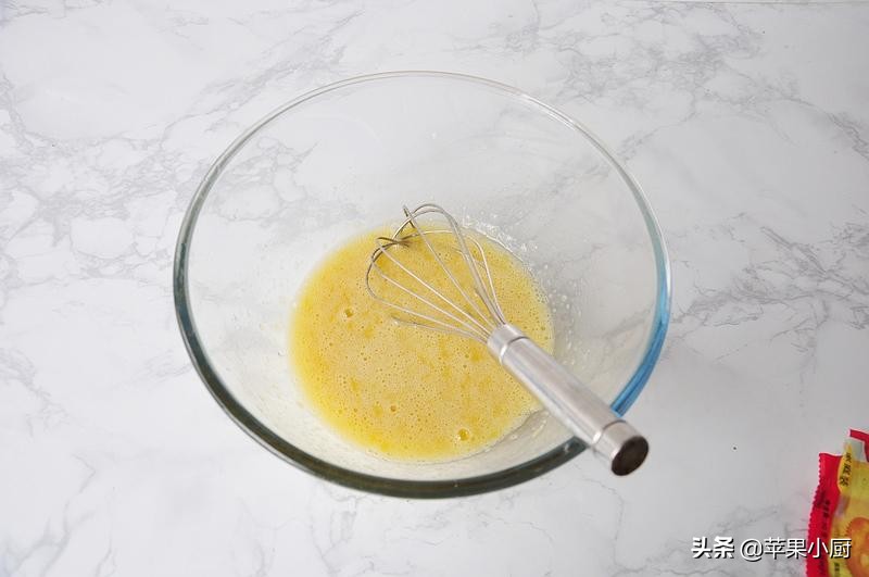 香蕉做甜品真的很绝,一根变黑的香蕉做甜点