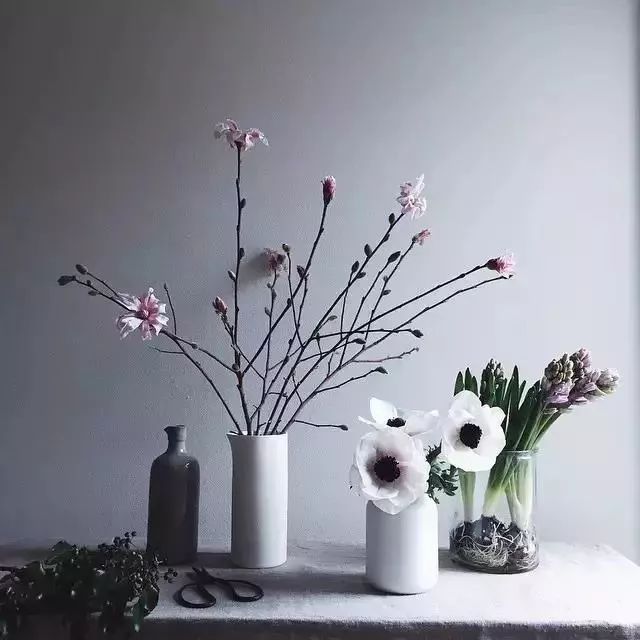 买回来的一束花如何插花,下班路上买一束花然后试着插花