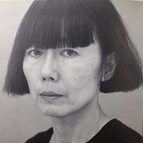 Z世代实验室｜时尚百年沉浮，那些乘风破浪的姐姐们依旧站在浪尖