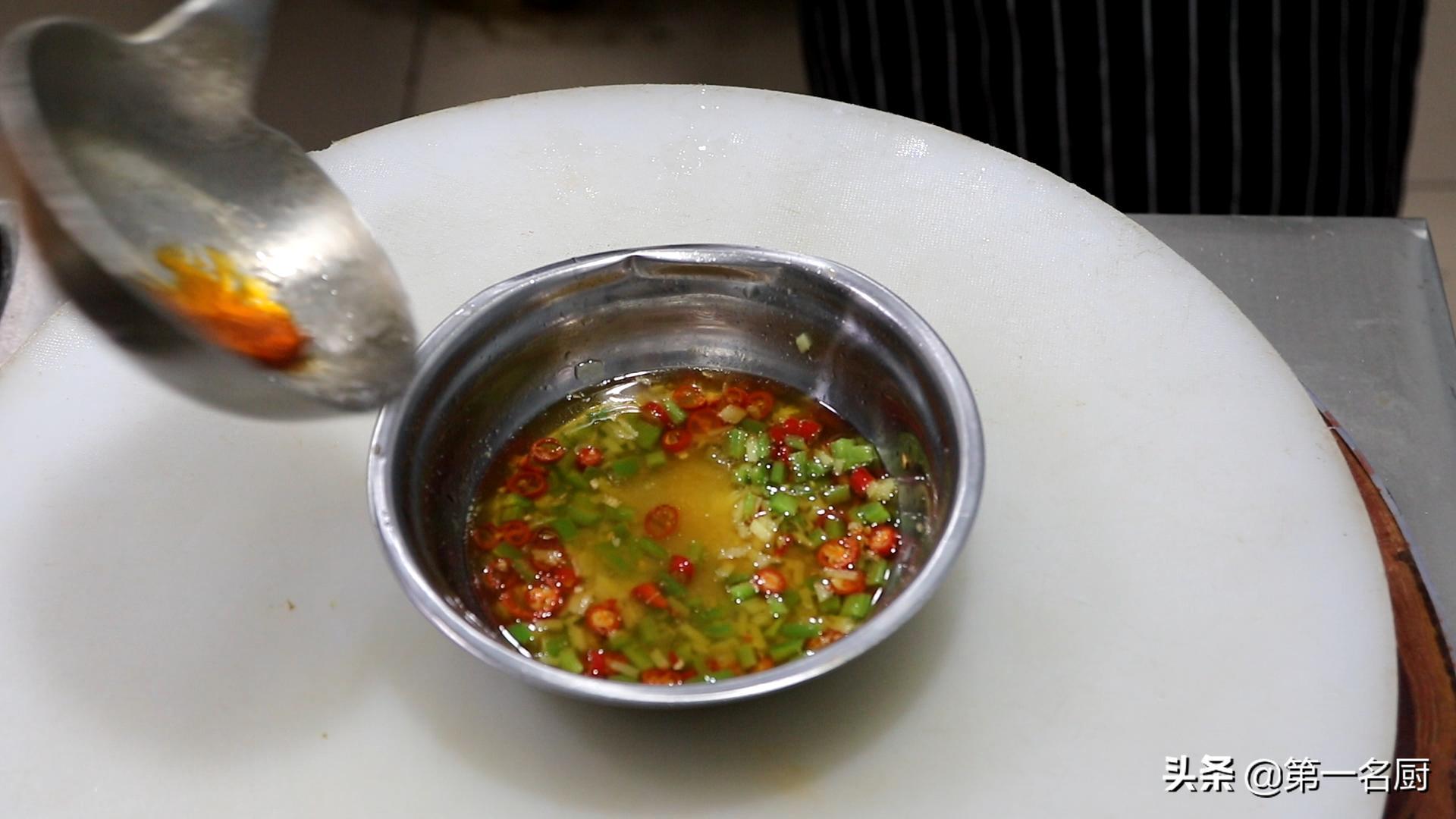 为什么饭店的凉拌藕片那么好吃？原来拌汁有技巧，这样做爽口入味