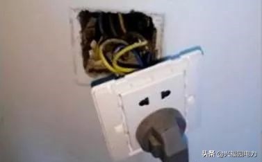 电器插座松动接触不良怎么处理,插座面板插头松动了不拆怎么解决