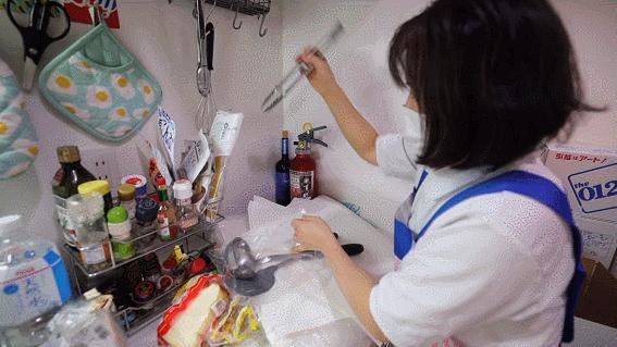 “变态”到极致的日本人，连搬家都不放过，网友拍下全过程！