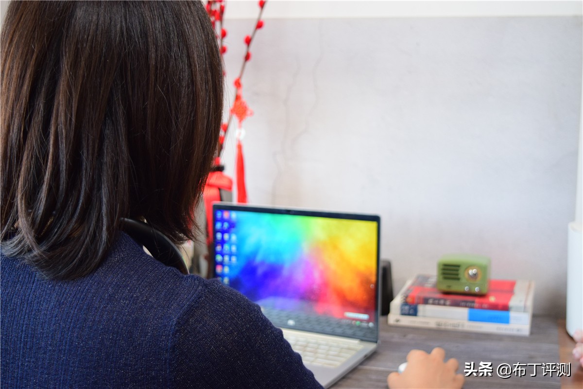 便携式蓝牙音箱带话筒,便携环绕音箱