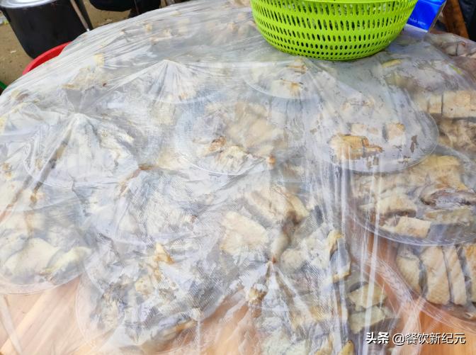 广西农村摆喜酒菜,参加广西农村婚礼酒席菜品很好吃