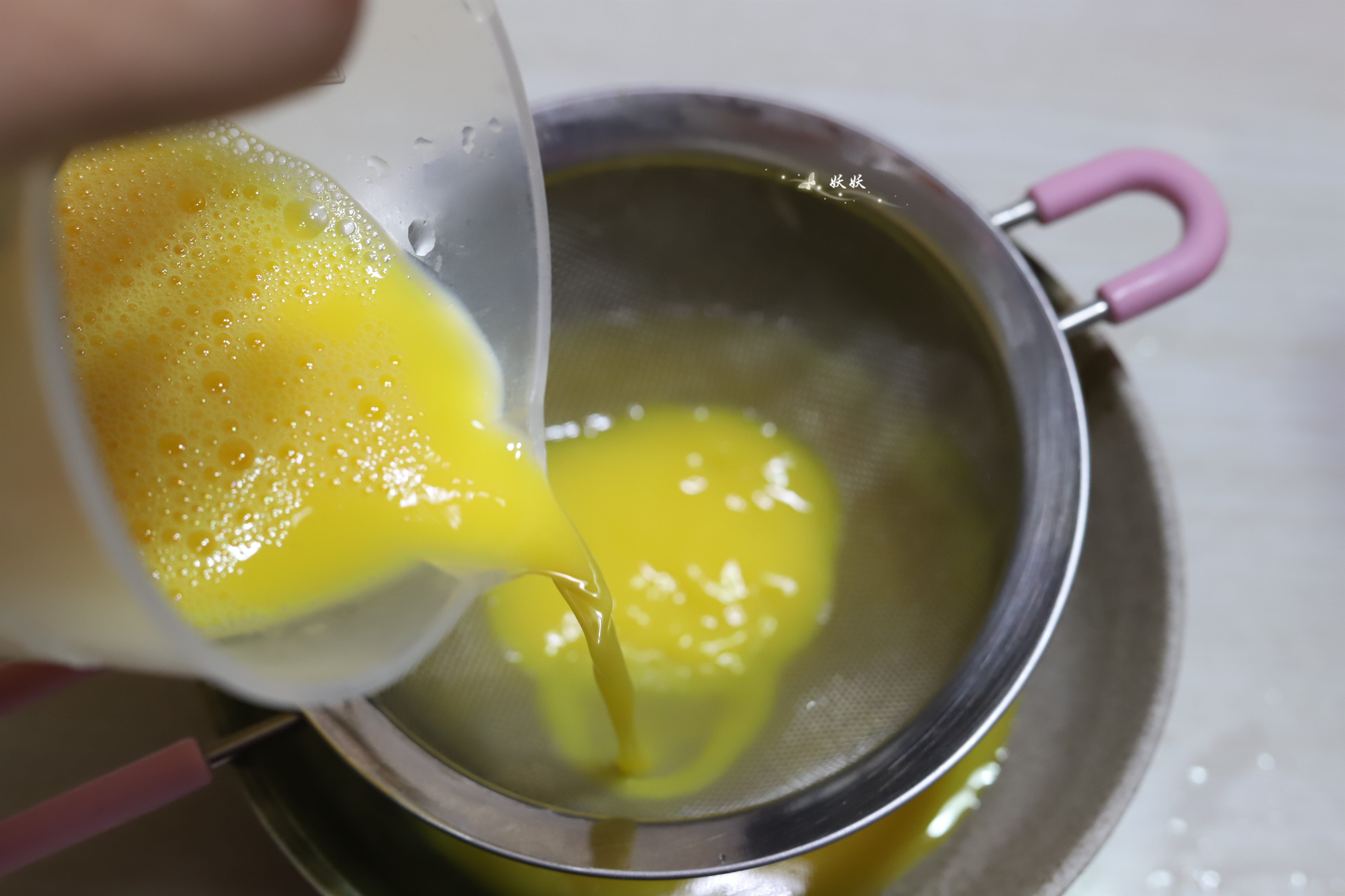 用蒸的方法制作鸡蛋布丁不用锡纸,怎么蒸布丁又嫩又好看