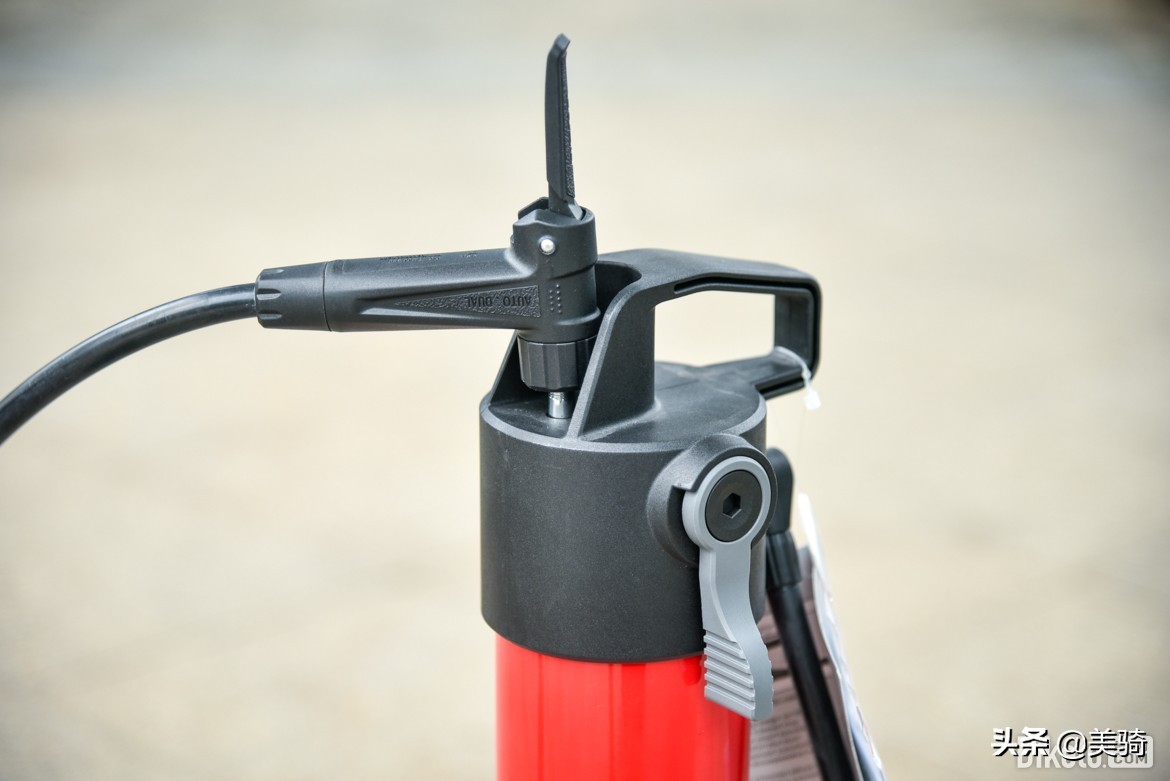 真空胎打气筒打气,真空胎专用打气筒价格