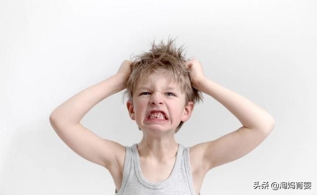 孩子爱发脾气乱扔东西怎么办,孩子乱扔东西不捡起来怎么教育
