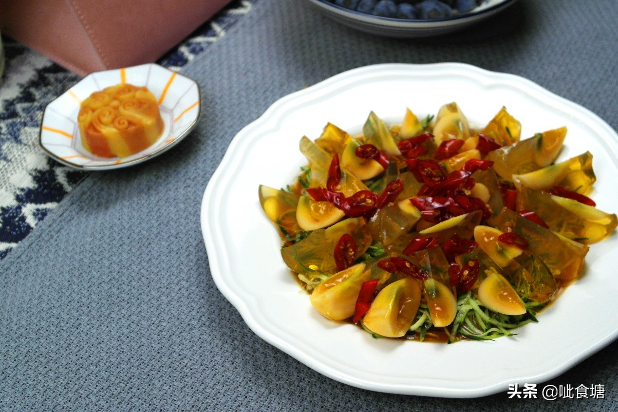 凉拌变蛋有腥臭味？加上这1步，好吃不臭，一吃就上瘾，超级下饭