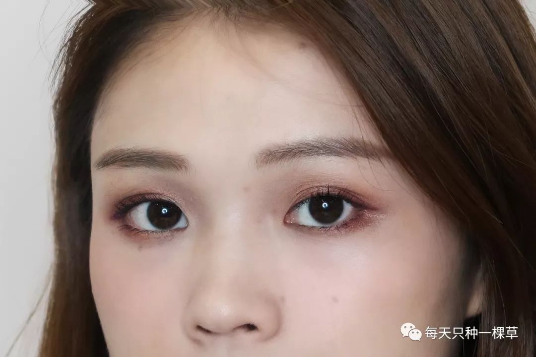 如何快速搞定一个简单的妆容,如何100块搞定全套化妆品