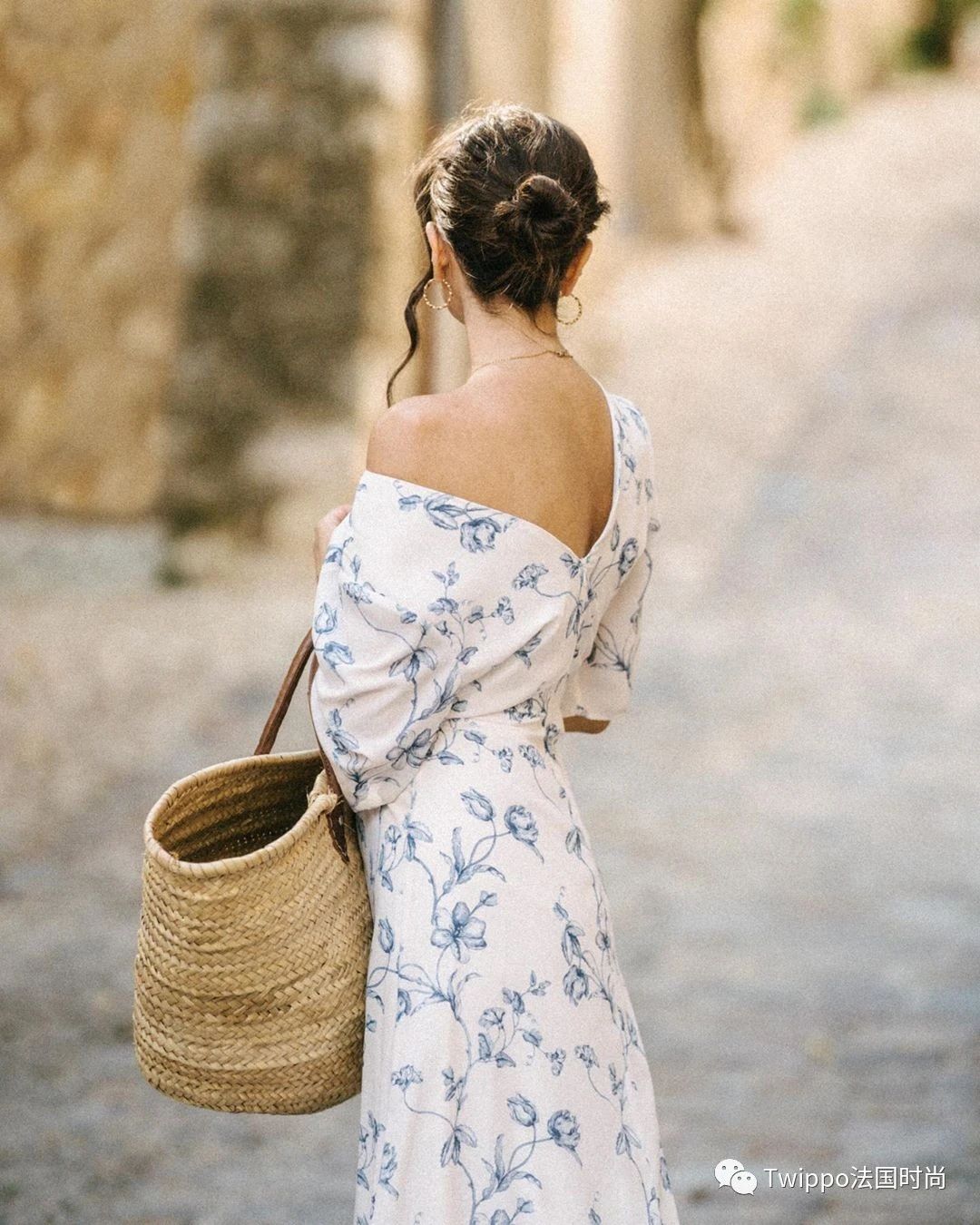 巴黎女孩春天穿什么裙子,法国女人夏天穿什么裙子