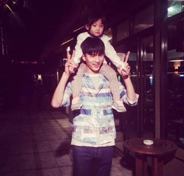 时尚潮爸父亲节,盘点高颜值的奶爸