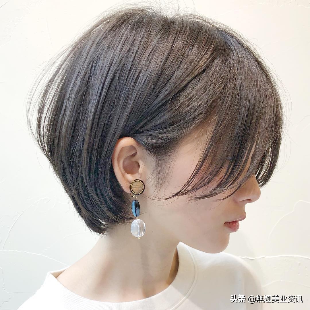短发尴尬期发尾总往外翘拉直,短发留长尴尬期扎发