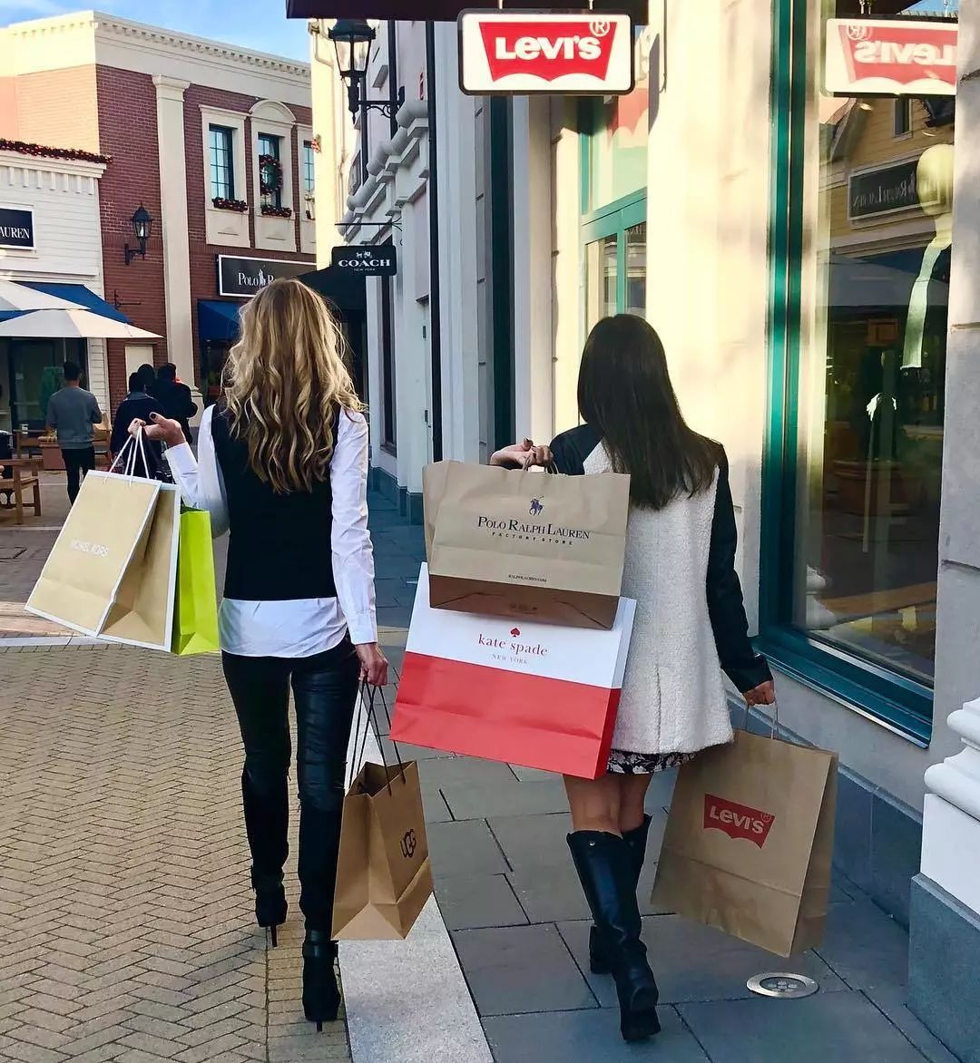 换季了又到了没有衣服穿的季节了,还在为换季买衣服发愁吗